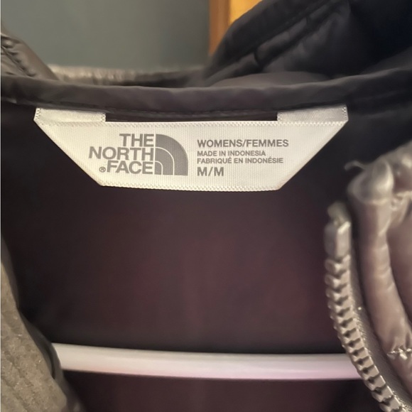 Northface Thermoball women’s jacket size medium. Nwot - Picture 3 of 4